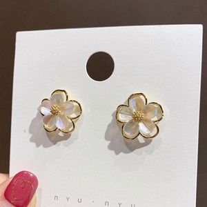 🔸2 for $15🔸Earrings